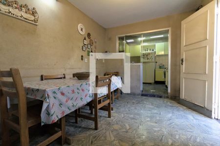 Casa à venda com 240m², 2 quartos e 3 vagas Casa à venda com 240m², 2 quartos e 3 vagasCopa