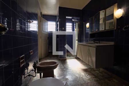 Casa à venda com 240m², 2 quartos e 3 vagas Casa à venda com 240m², 2 quartos e 3 vagasBanheiro