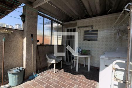 Casa à venda com 240m², 2 quartos e 3 vagas Casa à venda com 240m², 2 quartos e 3 vagasÁrea de Serviço