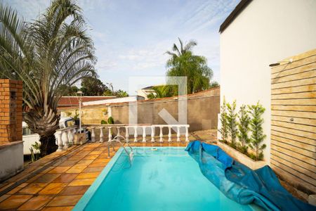 Casa à venda com 120m², 2 quartos e 7 vagasPiscina