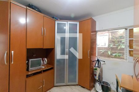 Casa à venda com 120m², 2 quartos e 7 vagasSuíte