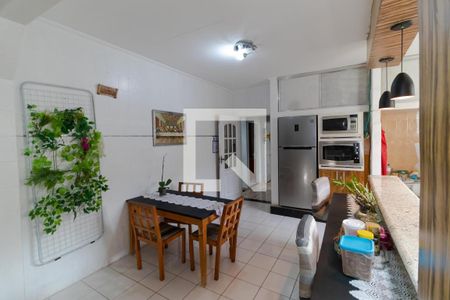 Casa à venda com 120m², 2 quartos e 7 vagasCozinha