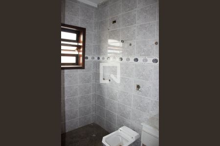 Casa para alugar com 400m², 3 quartos e 4 vagas Casa para alugar com 400m², 3 quartos e 4 vagasBanheiro da Suíte 2