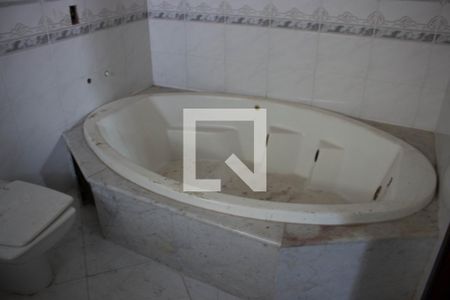 Casa para alugar com 400m², 3 quartos e 4 vagas Casa para alugar com 400m², 3 quartos e 4 vagasBanheiro da Suíte 1
