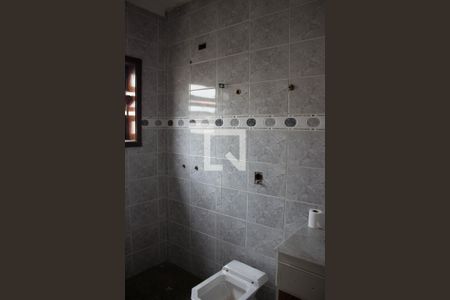 Casa para alugar com 400m², 3 quartos e 4 vagas Casa para alugar com 400m², 3 quartos e 4 vagasBanheiro da Suíte 2