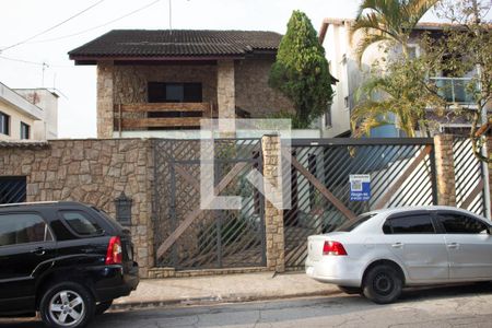 Casa para alugar com 400m², 3 quartos e 4 vagas Casa para alugar com 400m², 3 quartos e 4 vagasFachada