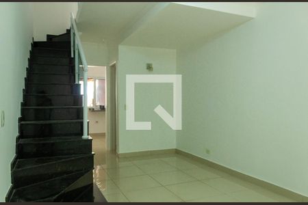Casa de condomínio à venda com 125m², 3 quartos e 2 vagasSala