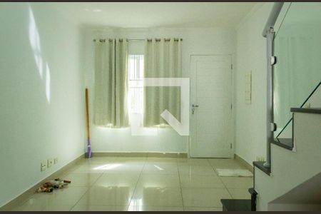 Sala de casa de condomínio para alugar com 3 quartos, 125m² em Jardim Cristal, São Paulo