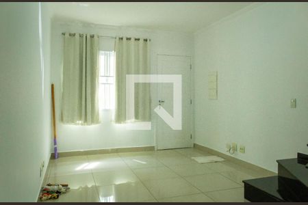 Sala de casa de condomínio para alugar com 3 quartos, 125m² em Jardim Cristal, São Paulo
