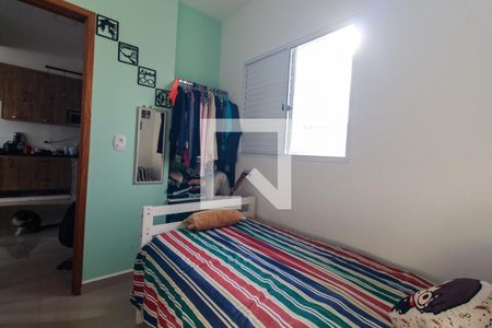 Quarto 1 de apartamento para alugar com 2 quartos, 46m² em Vila Santa Clara, São Paulo