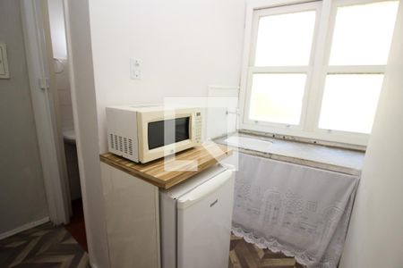 Sala - cozinha de kitnet/studio para alugar com 1 quarto, 28m² em Centro Histórico, Porto Alegre