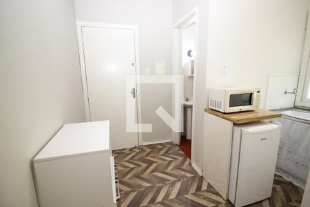 Sala - cozinha de kitnet/studio para alugar com 1 quarto, 28m² em Centro Histórico, Porto Alegre