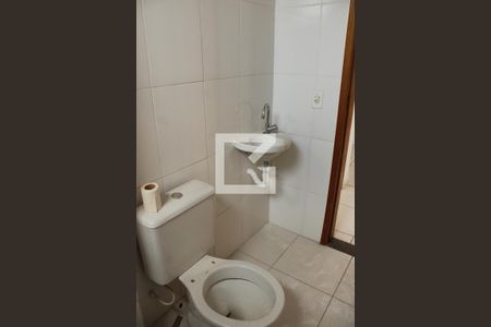 Banheiro de apartamento à venda com 2 quartos, 50m² em N Sra Gracas, Betim