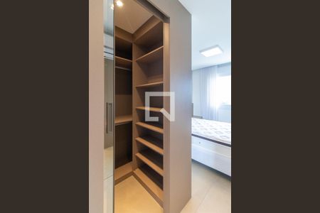 Apartamento para alugar com 58m², 2 quartos e 1 vagaCloset do Quarto 2