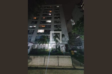 Apartamento à venda com 74m², 3 quartos e 1 vaga Apartamento à venda com 74m², 3 quartos e 1 vagaFachada