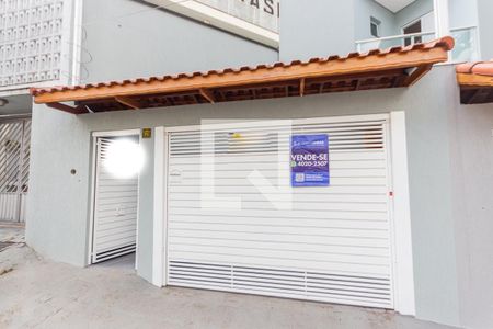 Casa à venda com 114m², 2 quartos e 1 vaga Casa à venda com 114m², 2 quartos e 1 vagaFachada