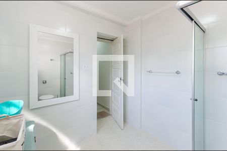 Banheiro de apartamento para alugar com 1 quarto, 54m² em José Menino, Santos