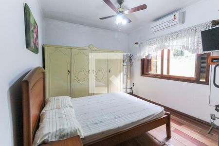 Casa à venda com 244m², 2 quartos e 2 vagasSuíte 2
