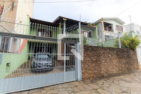 Casa à venda com 244m², 2 quartos e 2 vagasFachada
