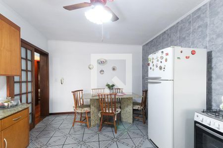 Casa à venda com 244m², 2 quartos e 2 vagasCozinha