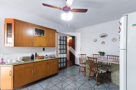 Casa à venda com 244m², 2 quartos e 2 vagasCozinha