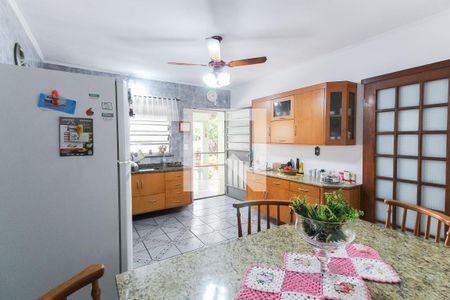 Casa à venda com 244m², 2 quartos e 2 vagasCozinha