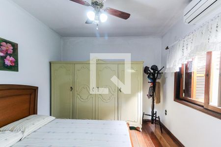 Casa à venda com 244m², 2 quartos e 2 vagasSuíte 2