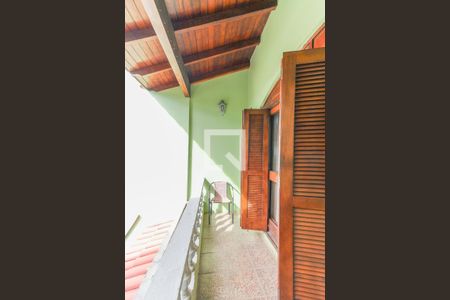 Casa à venda com 244m², 2 quartos e 2 vagasSacada da sala