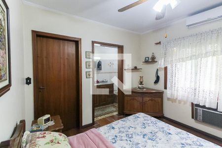Casa à venda com 244m², 2 quartos e 2 vagasSuíte 1