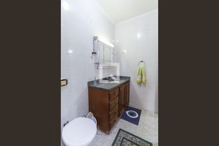 Casa à venda com 244m², 2 quartos e 2 vagasBanheiro da suíte 2