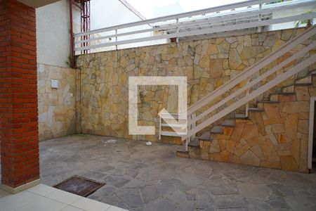 Casa à venda com 314m², 4 quartos e 4 vagasCozinha - Vista Fundos