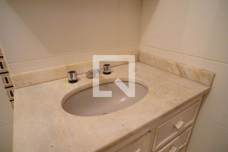 Casa à venda com 314m², 4 quartos e 4 vagasBanheiro da Suíte