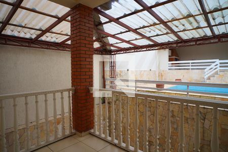 Casa à venda com 314m², 4 quartos e 4 vagasQuarto 3 - Varanda - Vista