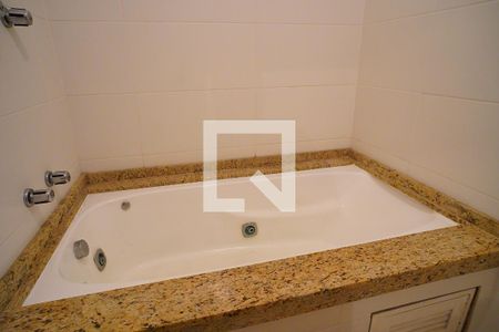 Casa à venda com 314m², 4 quartos e 4 vagasBanheiro da Suíte