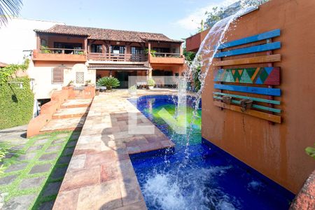 Casa de condomínio à venda com 346m², 4 quartos e 5 vagas Casa de condomínio à venda com 346m², 4 quartos e 5 vagasPiscina