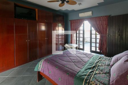 Casa de condomínio à venda com 346m², 4 quartos e 5 vagas Casa de condomínio à venda com 346m², 4 quartos e 5 vagasSuíte 2