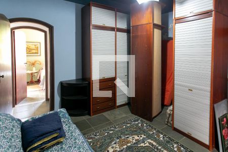 Casa de condomínio à venda com 346m², 4 quartos e 5 vagas Casa de condomínio à venda com 346m², 4 quartos e 5 vagasQuarto 1