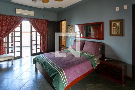 Casa de condomínio à venda com 346m², 4 quartos e 5 vagas Casa de condomínio à venda com 346m², 4 quartos e 5 vagasSuíte 2