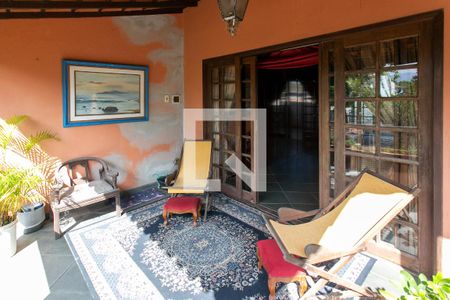 Casa de condomínio à venda com 346m², 4 quartos e 5 vagas Casa de condomínio à venda com 346m², 4 quartos e 5 vagasVaranda das suites 1 e 2