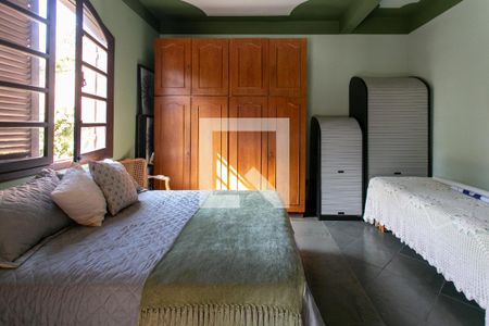 Casa de condomínio à venda com 346m², 4 quartos e 5 vagas Casa de condomínio à venda com 346m², 4 quartos e 5 vagasQuarto 2