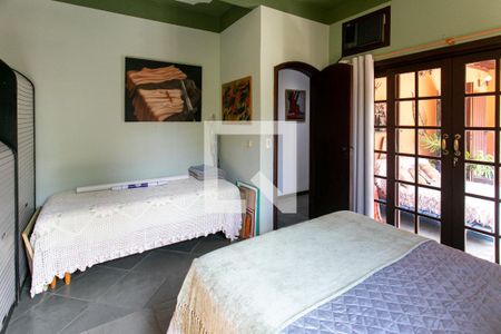 Casa de condomínio à venda com 346m², 4 quartos e 5 vagas Casa de condomínio à venda com 346m², 4 quartos e 5 vagasQuarto 2