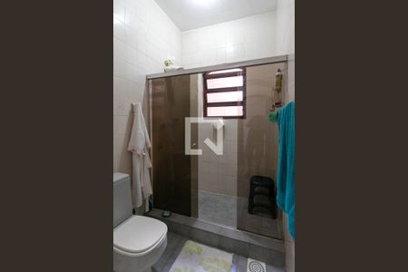 Casa de condomínio à venda com 346m², 4 quartos e 5 vagas Casa de condomínio à venda com 346m², 4 quartos e 5 vagasBanheiro Social