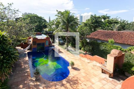 Casa de condomínio à venda com 346m², 4 quartos e 5 vagas Casa de condomínio à venda com 346m², 4 quartos e 5 vagasSuíte 1- vista