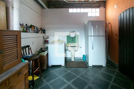 Casa de condomínio à venda com 346m², 4 quartos e 5 vagas Casa de condomínio à venda com 346m², 4 quartos e 5 vagasÁrea de Serviço