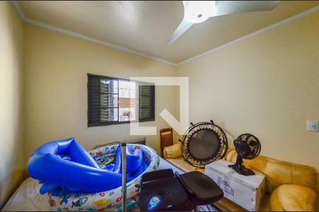 Casa à venda com 119m², 2 quartos e 2 vagas Casa à venda com 119m², 2 quartos e 2 vagasEdícula -Quarto