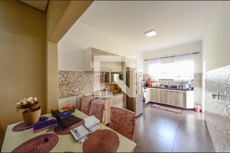 Casa à venda com 119m², 2 quartos e 2 vagas Casa à venda com 119m², 2 quartos e 2 vagasCozinha