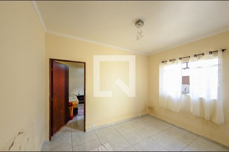 Casa à venda com 119m², 2 quartos e 2 vagas Casa à venda com 119m², 2 quartos e 2 vagasEdícula -Sala