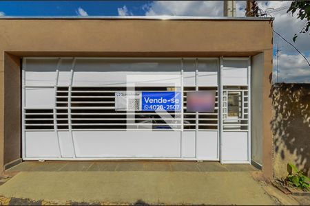 Casa à venda com 119m², 2 quartos e 2 vagas Casa à venda com 119m², 2 quartos e 2 vagasPlaquinha