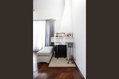 Casa de condomínio à venda com 400m², 4 quartos e 4 vagas Casa de condomínio à venda com 400m², 4 quartos e 4 vagasLareira