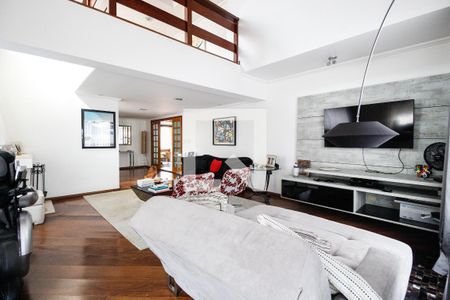 Casa de condomínio à venda com 400m², 4 quartos e 4 vagas Casa de condomínio à venda com 400m², 4 quartos e 4 vagasSala